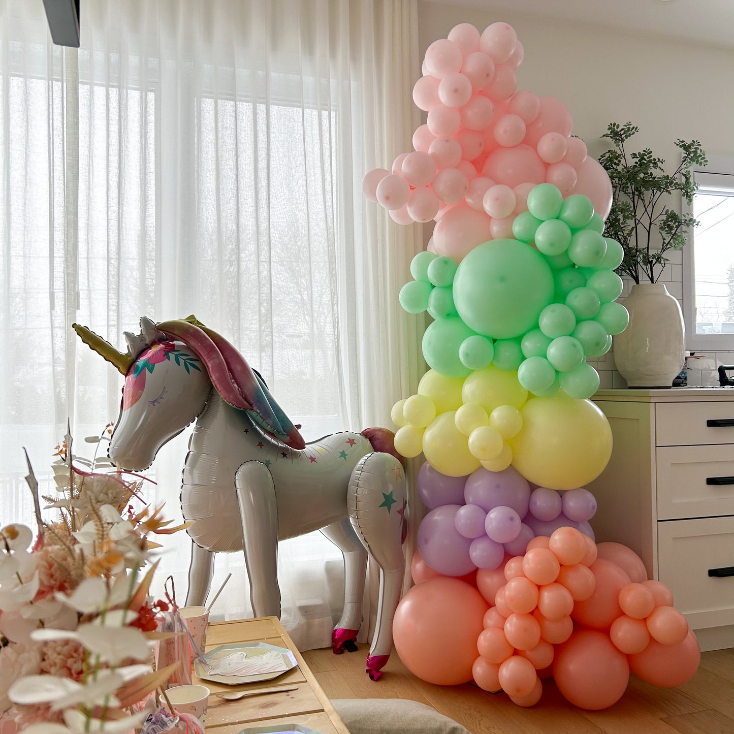 Ballon licorne sur pied