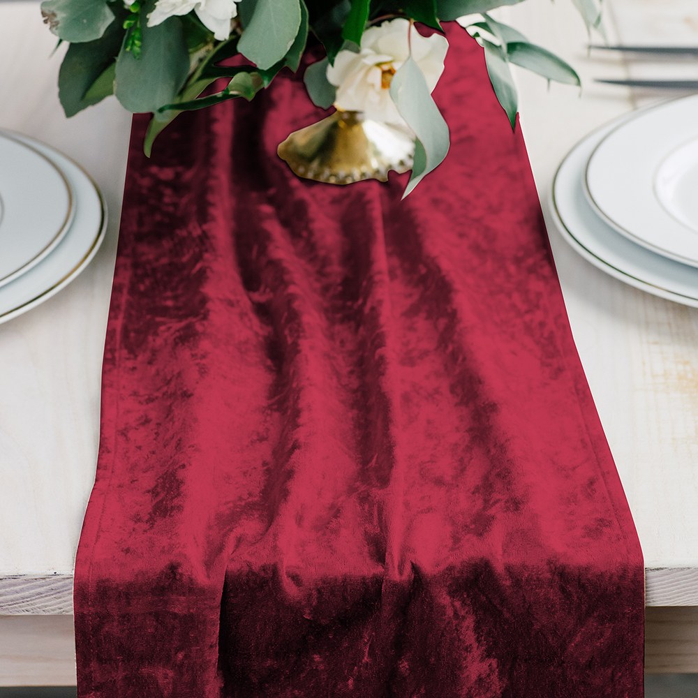 Chemin de table velours rouge