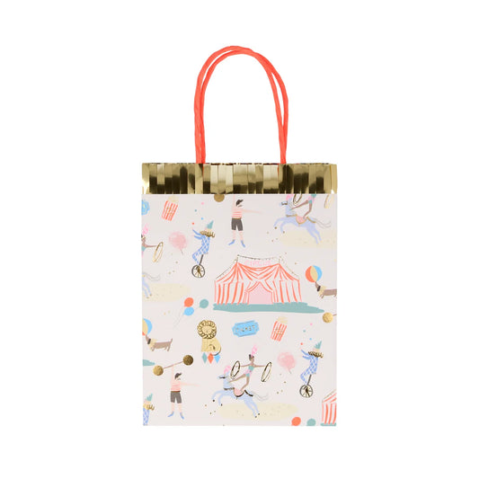 Sacs surprise cirque