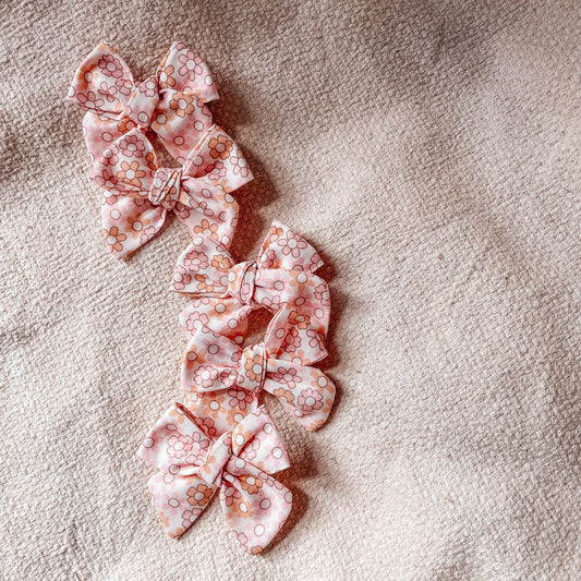 Boucle petite fleural rétro