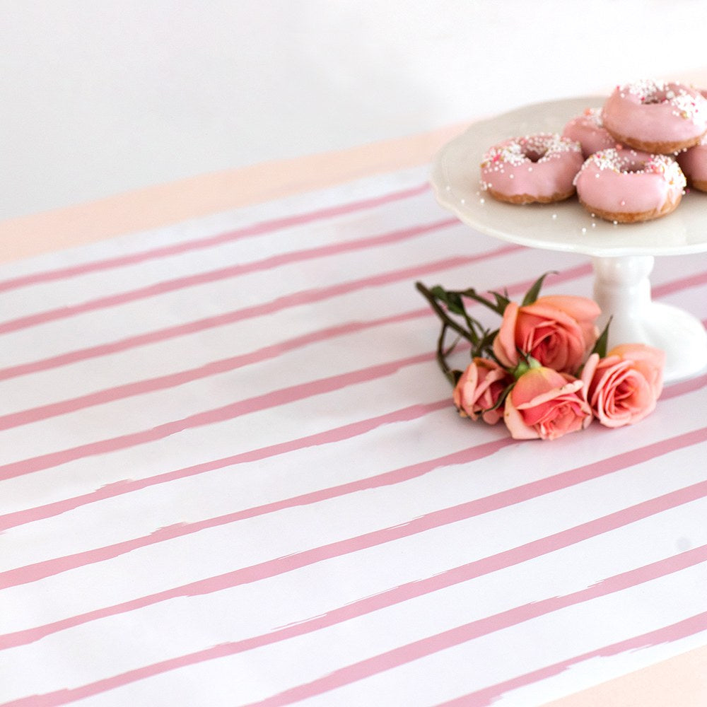 Chemin de table rose et blanc