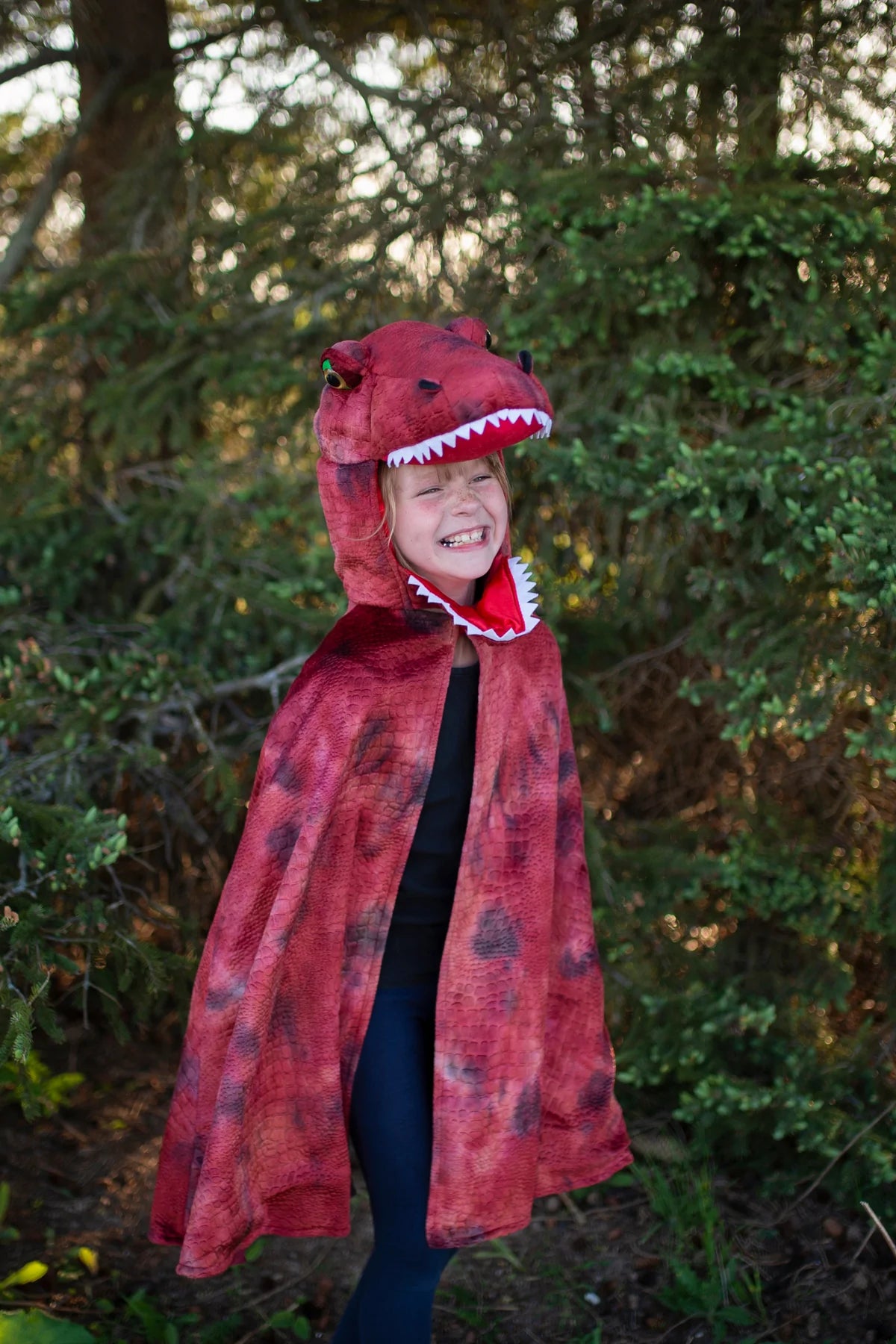 CAPE T-REX GRANDASAURUS ROUGE ET NOIRE AVEC GRIFFES 4-6 ans