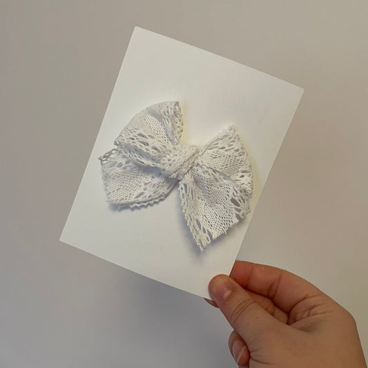 Boucle dentelle blanche